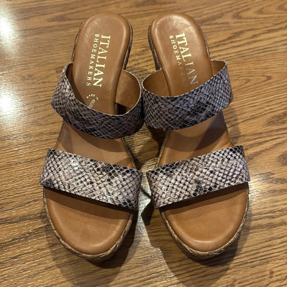 Italian Shoemakers Snakeskin Pattern Wedges